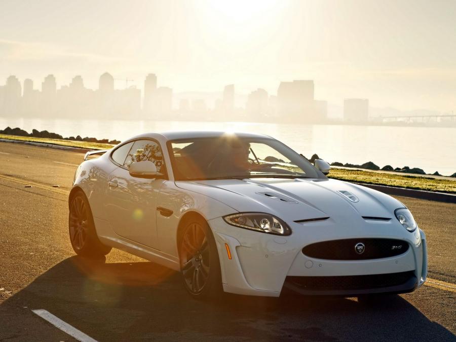  Jaguar XKR-S 2011 года  (US) (фото 13 из 15)